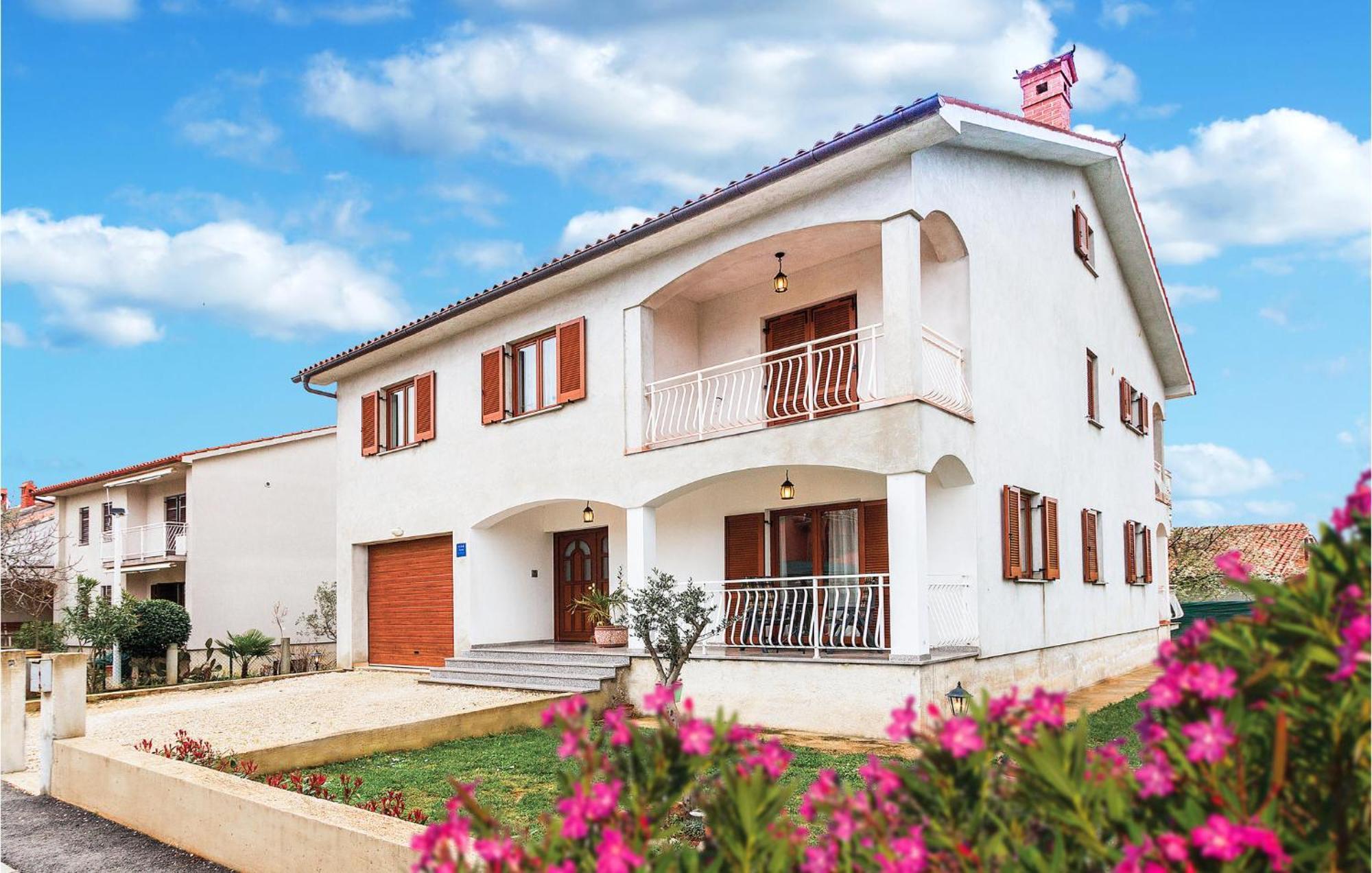 Gorgeous Apartment In Fazana With Wifi Екстер'єр фото